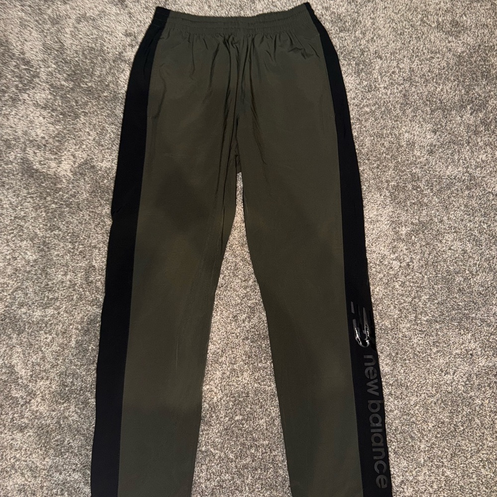 New Balance Men's Green and Black Joggers